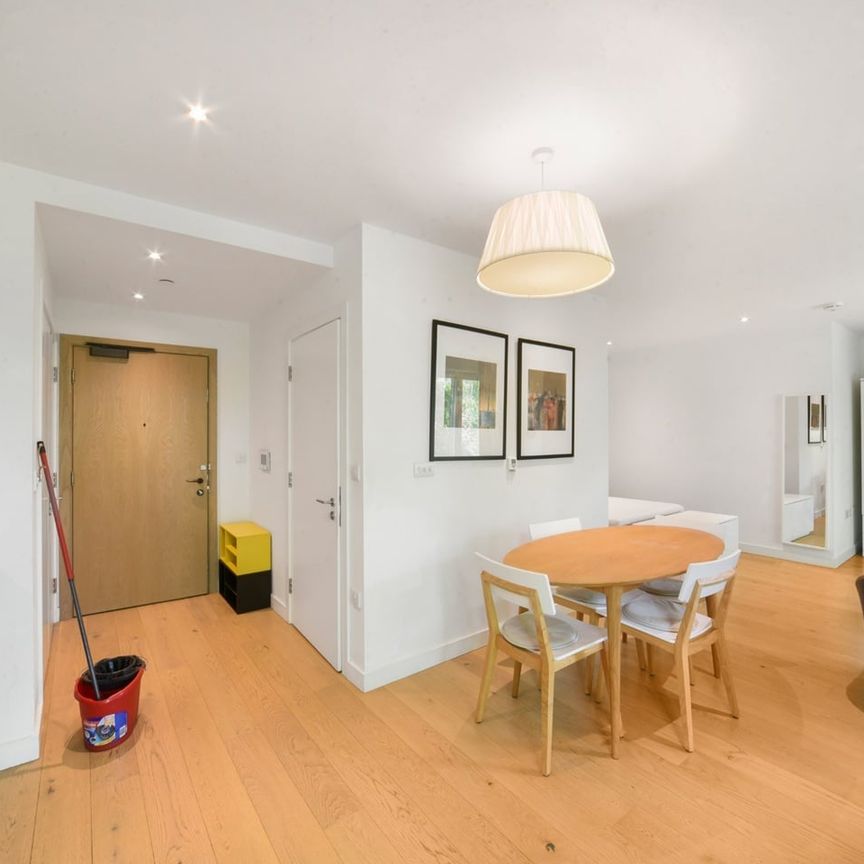 Studio Flat, Victory Place, SE17 - Photo 1