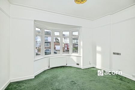 Bungalow to rent - Eastcourt Lane, Gillingham, ME8 - Photo 3