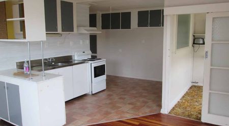 FOUR BEDROOMS, HOKOWHITU - Photo 5