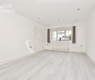3 bedroom semi-detached house to rent - Photo 6