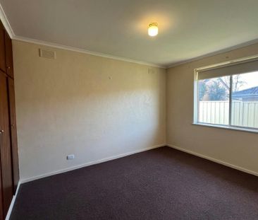 Neat and Tidy 3 Bedroom Unit! - Photo 5