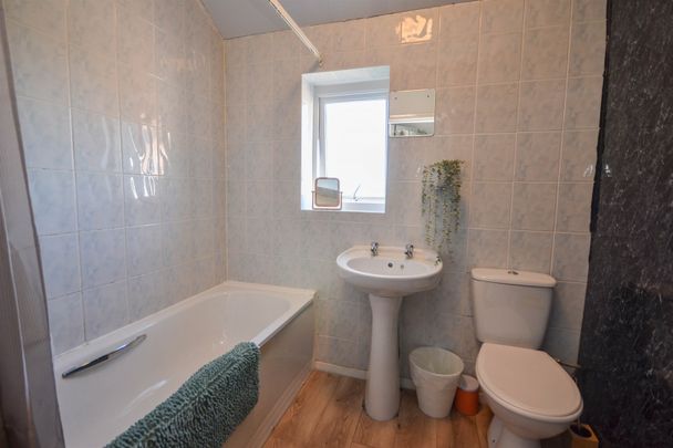 3 bed flat to rent in Swinley Gardens, Denton Burn, NE15 - Photo 1