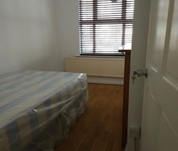 1 Bed Terraced House, Winsdon Road, LU1 - Photo 1