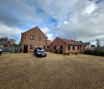 2 bedroom detached house to rent - Photo 1