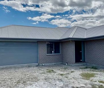 Brand new 3 bedroom House, Flexible terms - Photo 3