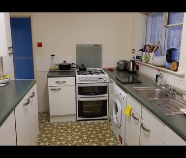 Room in a Shared House, Brooks Avenue, E6 - Photo 6