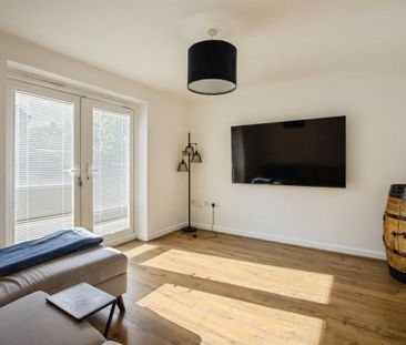 Merchant Way - Photo 1