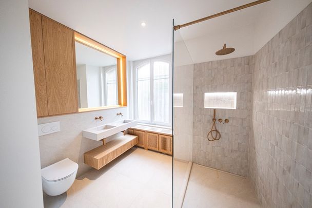 Magnifique appartement de 7 pièces (185 m2), au rez-de-chaussée d’une maison d’époque, avec vue sur le lac - Photo 1