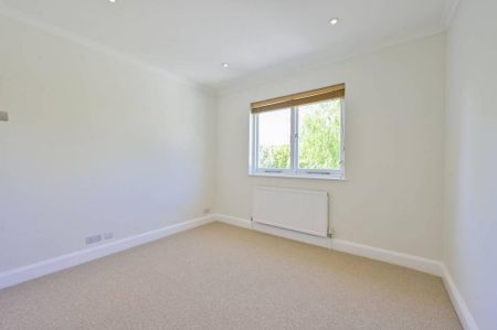 5 bedroom terraced house to rent - Photo 4