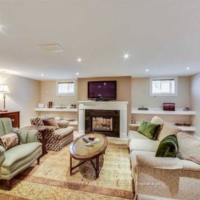 Very spacious beautiful home finished basement separate entrance - Photo 1