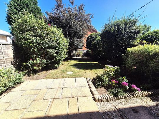 3 bedroom semi-detached house to rent - Photo 1