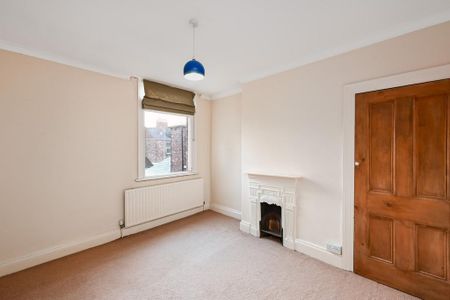 4 bedroom terraced house to rent - Photo 3