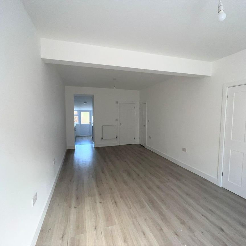 House - Terraced For Rent Thomas Street, Ferndale - Photo 1