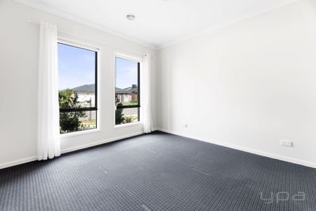 21 Sugarlea Street, Manor Lakes - Photo 2