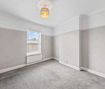 2 bedroom end of terrace house to rent - Photo 3