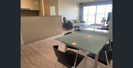 Stunning City Views Furnished Apartment - Photo 4