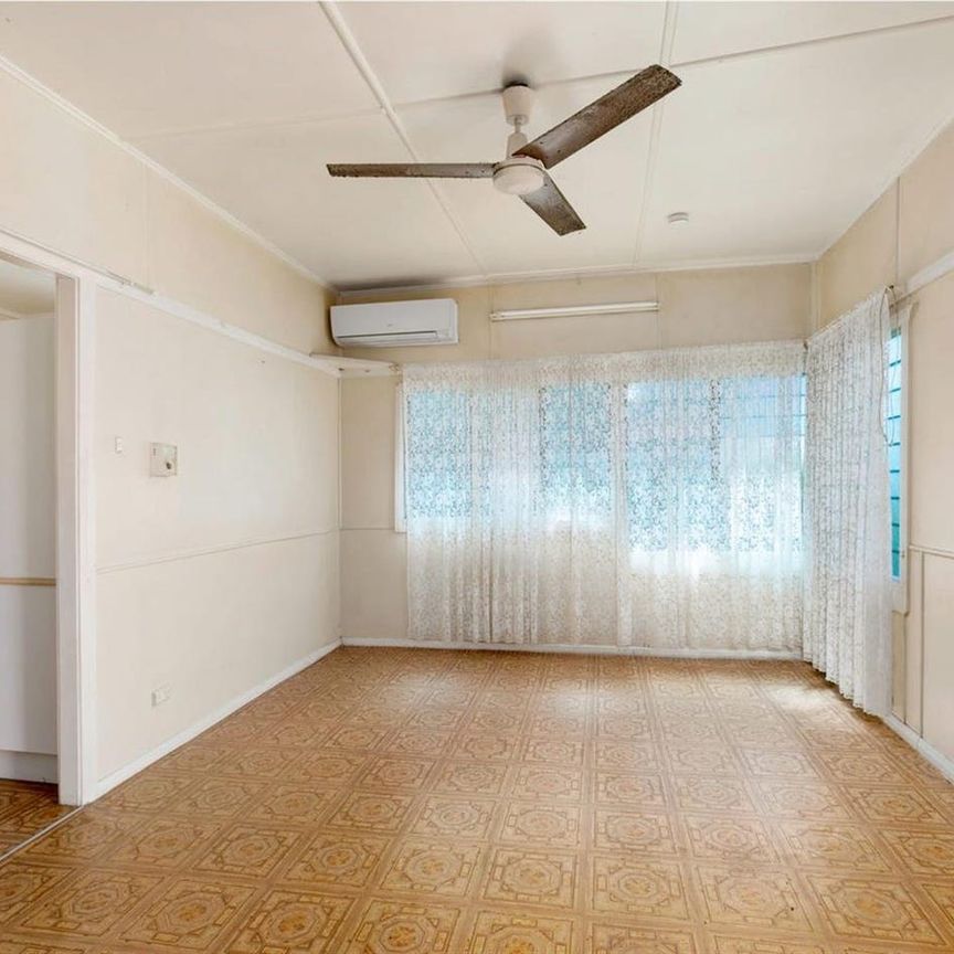 Quiet house close to shops, daycare and school - Photo 1