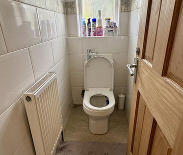 3 bedroom end of terrace house to rent - Photo 3