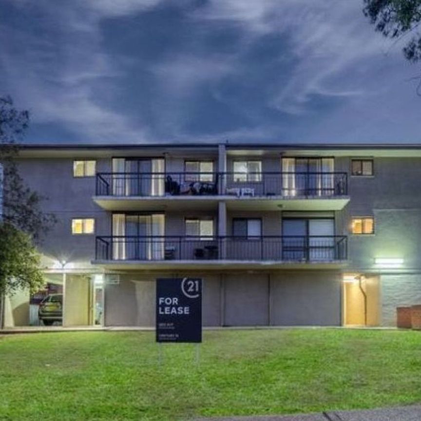 Cosy Unit in Convenient Location! - Photo 1