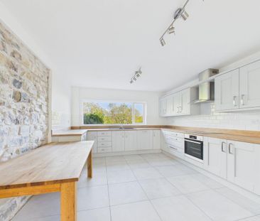 4 bedroom semi-detached house to rent - Photo 5