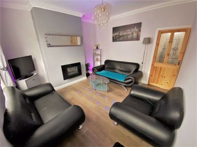 3 bedroom House in Burley Lodge Road, Leeds - Photo 1
