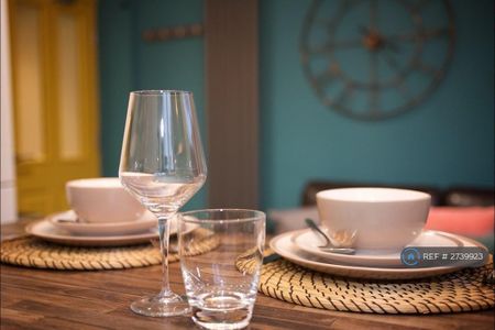 1 bedroom in a house share to rent - Photo 5