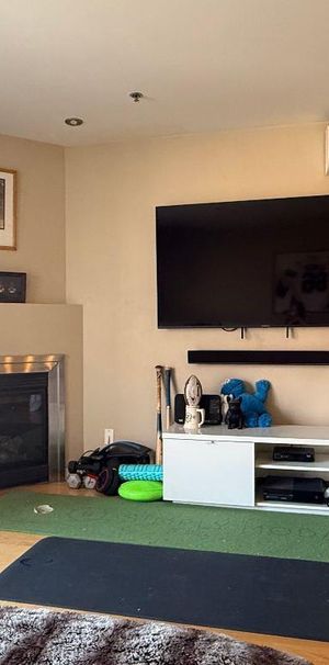 Appartement grand 3 1/2 centre-ville - Photo 1