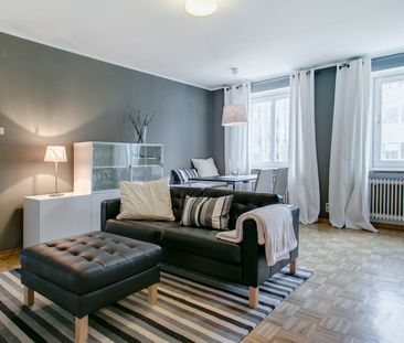 Beautiful, modern 2-room apartment, 2 minutes from U-Bahn - Photo 2