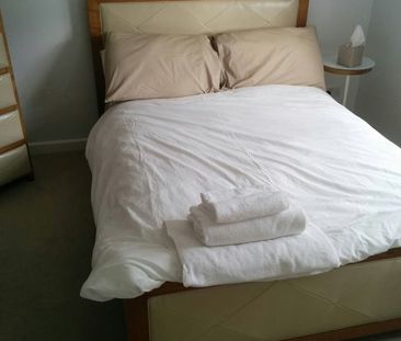 2 Bed Flat, Chiswick, W4 - Photo 4