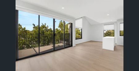 Spacious, modern two-bedroom Townhouse in an exceptional Yarraville location - Photo 3