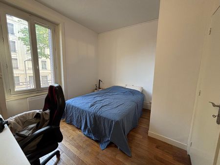 Location Appartement 2 pièces 44m² LYON 8ème - Photo 2