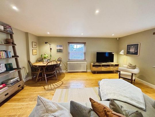 3 bedroom end of terrace house to rent - Photo 1