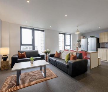 1 bedroom in a flat share to rent - Photo 2