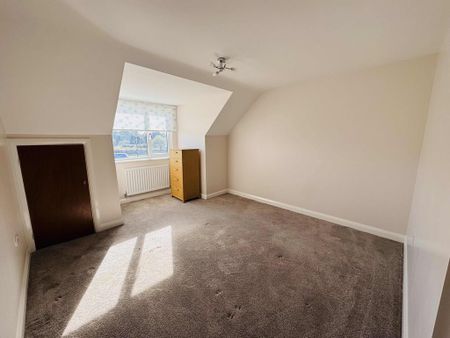 4 bedroom detached house to rent - Photo 3