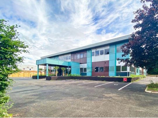 Oakley Place, Redfields Lane, Fleet, GU52 - Photo 1