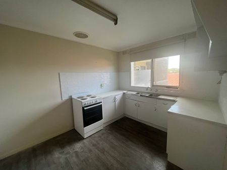 6/7 Flower Street, Essendon VIC 3040 - Photo 4