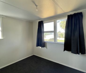 Castlecliff - 3 Bedrooms - Photo 6