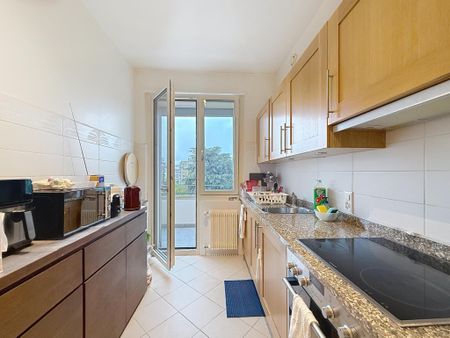 Splendid 7-room, 3-bedroom through apartment - Photo 3