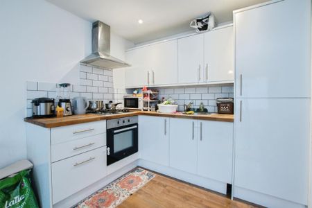 Wescott Way, BOURNEMOUTH - Photo 5