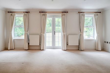 4 bedroom detached house to rent - Photo 2