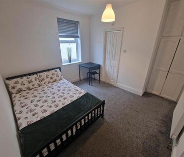 6 bedroom house to rent - Photo 4