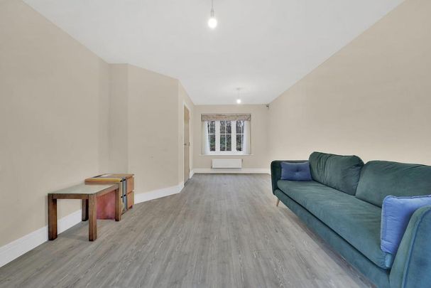 6 bedroom detached house to rent - Photo 1