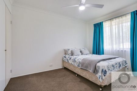 Spacious family home with ideal home office or 4th bedroom. - Photo 4