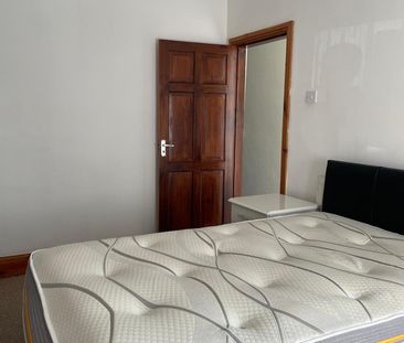 4 Bed Terraced House, Broomfield Road, CV5 - Photo 3