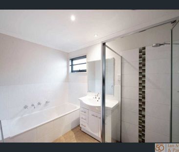 14 Glow Worm Grove, Harrison ACT 2914 - Terrace For Rent | Domain - Photo 5