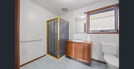 SPACIOUS FAMILY LIVING IN PRIME ALFREDTON - Photo 2