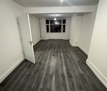 3 Bed Semi-Detached House, Marner Crescent, CV6 - Photo 1