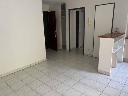 Location appartement t2 44 m² à Villefranche-de-Rouergue (12200) - Photo 2