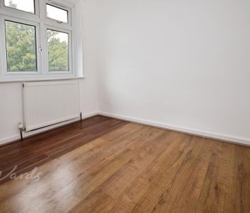 2 bedroom end of terrace house to rent - Photo 2