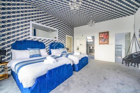 5 bedroom detached house to rent - Photo 4